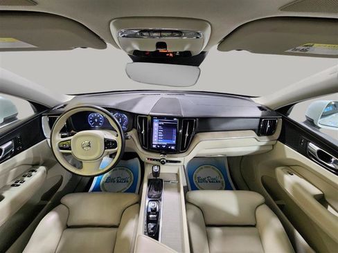 Used 2018 Volvo XC60 T6 Inscription image 10