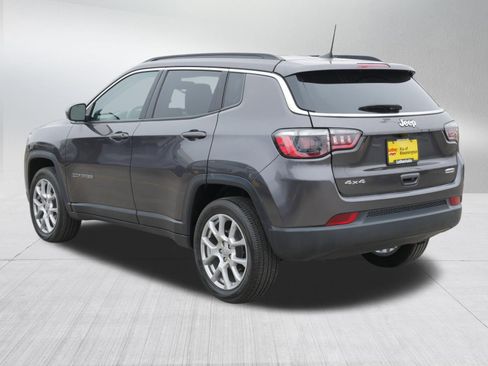 Used 2022 Jeep Compass Latitude AWD/4WD image 5