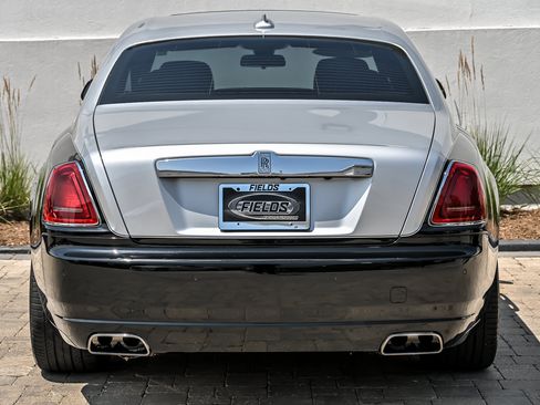 Used 2015 Rolls-Royce Ghost RWD image 12
