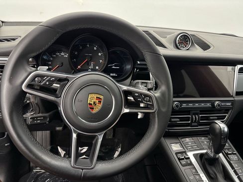 Used 2021 Porsche Macan w/ Premium Package AWD/4WD image 22