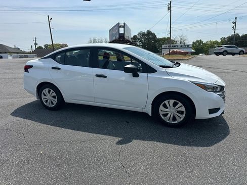 Used 2025 Nissan Versa S w/ Trunk Package FWD image 9