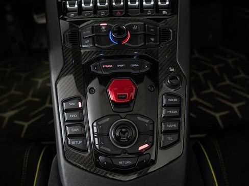 Used 2017 Lamborghini Aventador LP 750-4 Superveloce image 22