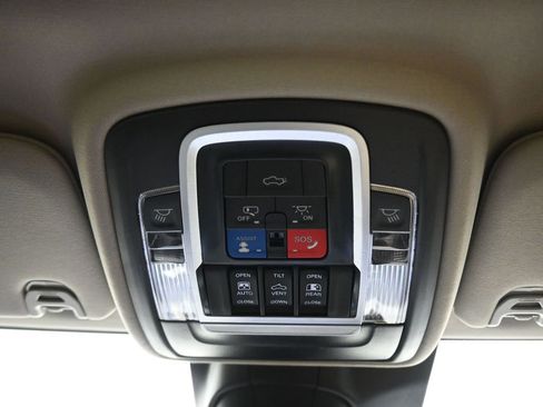 Used 2023 RAM 2500 Limited image 31