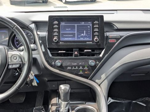 Used 2022 Toyota Camry SE w/ Carpet Mat Package (TMS) image 14