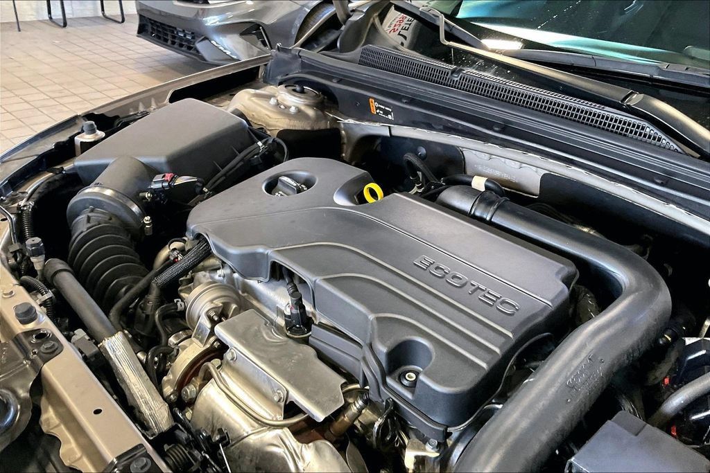 Used 2024 Chevrolet Malibu LT FWD image 29
