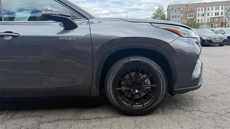 Used 2021 Toyota Highlander XLE FWD image 5