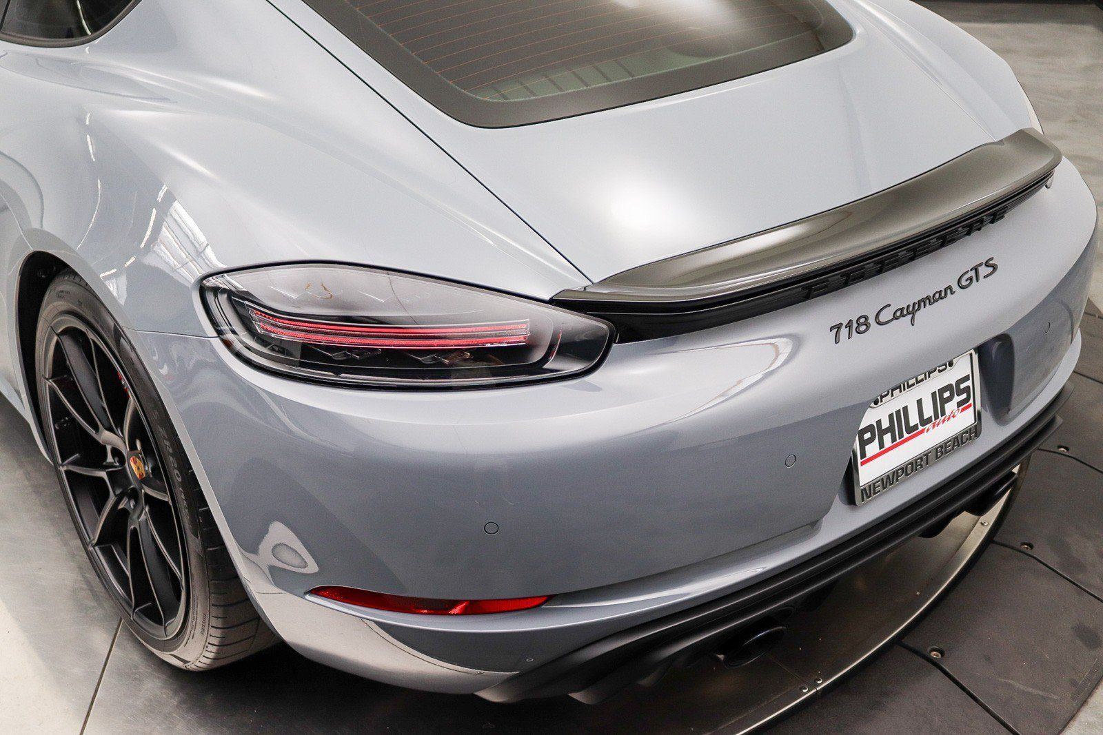 Used 2024 Porsche 718 Cayman GTS RWD image 12