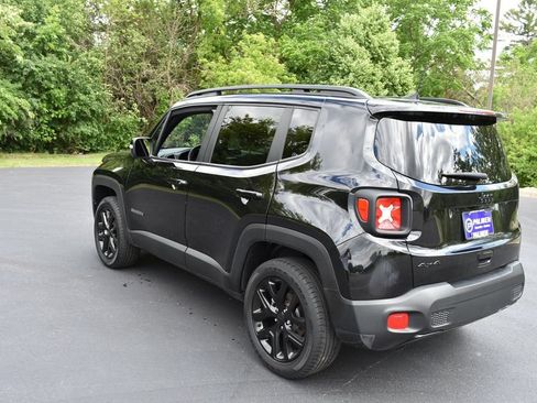 Used 2022 Jeep Renegade Altitude w/ Convenience Group AWD/4WD image 6