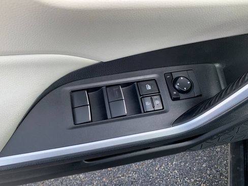 Used 2020 Toyota RAV4 XLE Premium AWD/4WD image 13
