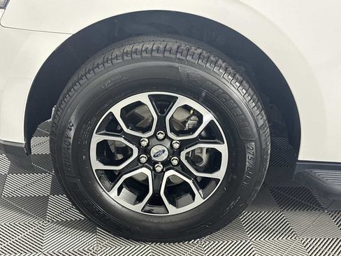 Used 2024 Ford Expedition Max XLT image 11