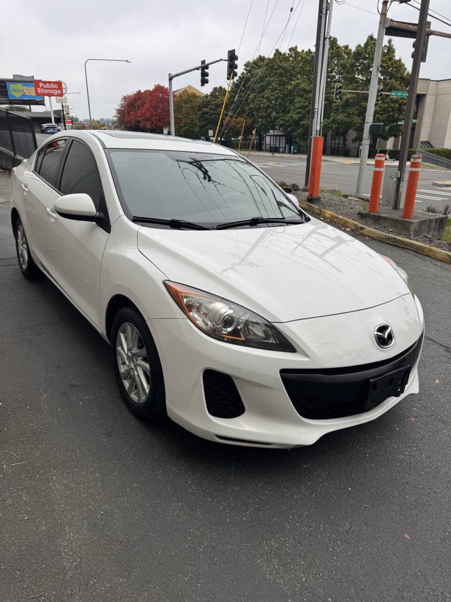 Used 2012 MAZDA MAZDA3 i Touring FWD image 4