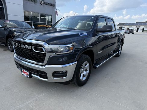 Used 2025 RAM 1500 Big Horn AWD/4WD image 30