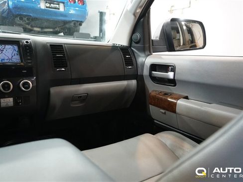 Used 2010 Toyota Sequoia Platinum AWD/4WD image 18
