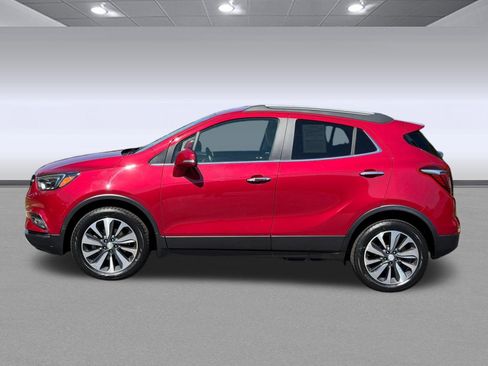 Used 2019 Buick Encore Essence AWD/4WD image 2