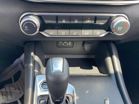 Used 2025 Nissan Altima 2.5 SV FWD image 23