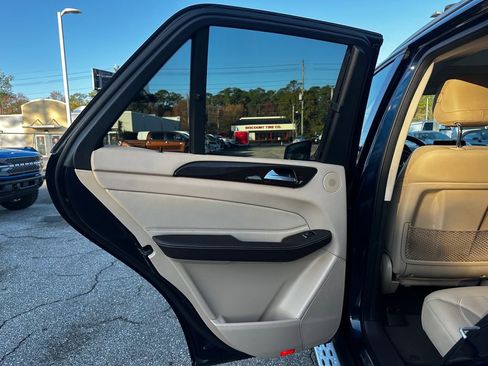 Used 2017 Mercedes-Benz GLE 350 image 32