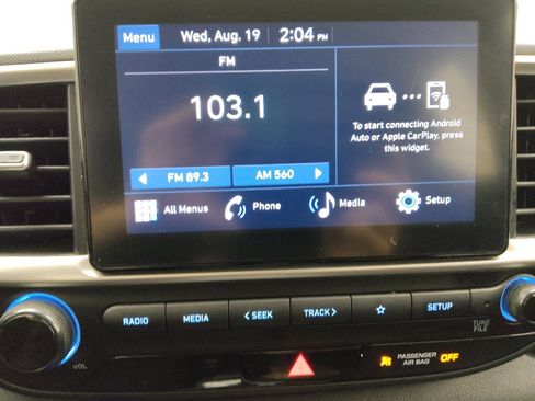 Used 2025 Hyundai Venue SE FWD image 25