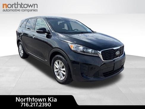 Used 2019 Kia Sorento LX image 3