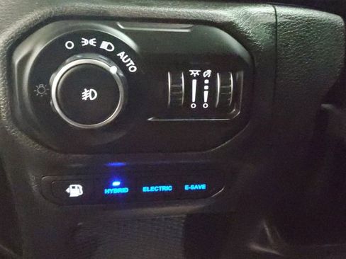 Used 2021 Jeep Wrangler Unlimited Sahara w/ Cold Weather Group image 24