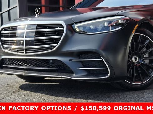 Used 2022 Mercedes-Benz S 580 S 580 w/ AMG Line Package image 2