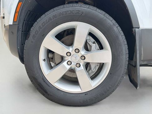 Certified 2023 Land Rover Defender 110 SE AWD/4WD image 6