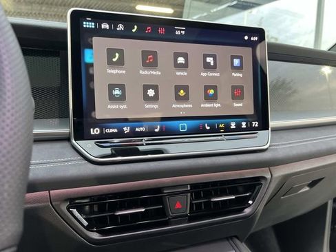 New 2026 Volkswagen Tiguan SE R-Line FWD image 18