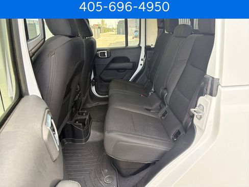 Used 2020 Jeep Gladiator Overland AWD/4WD image 19