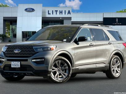 Certified 2023 Ford Explorer XLT w/ Equipment Group 202A