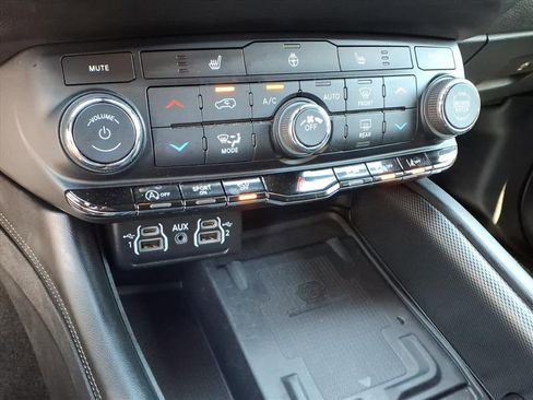 Used 2022 Dodge Durango GT image 28