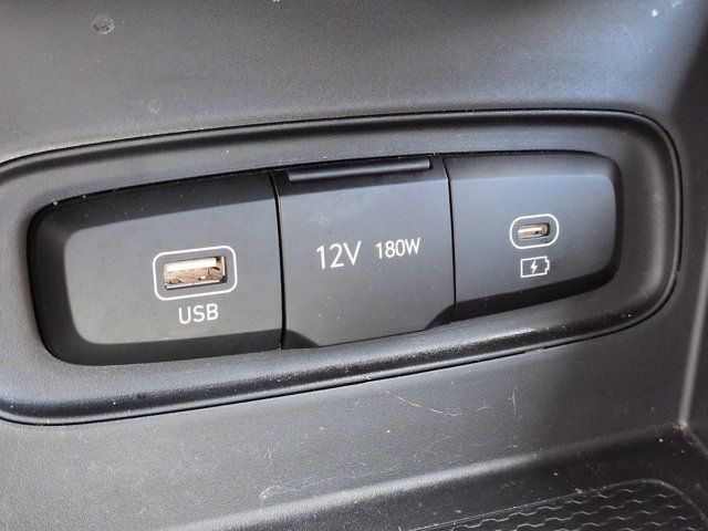 Used 2026 Hyundai Venue SE FWD image 20