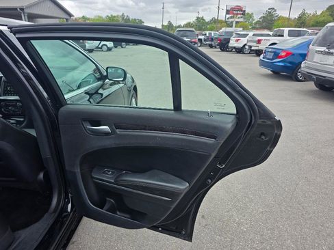 Used 2017 Chrysler 300 C w/ Light Group image 14