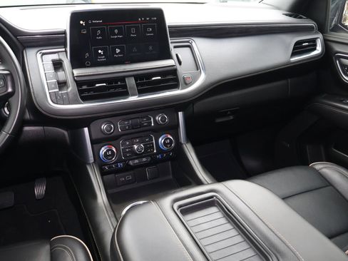 Used 2023 GMC Yukon XL SLT image 12