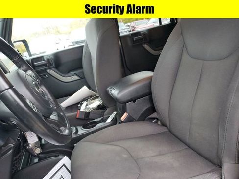 Used 2018 Jeep Wrangler Unlimited Sport S image 22