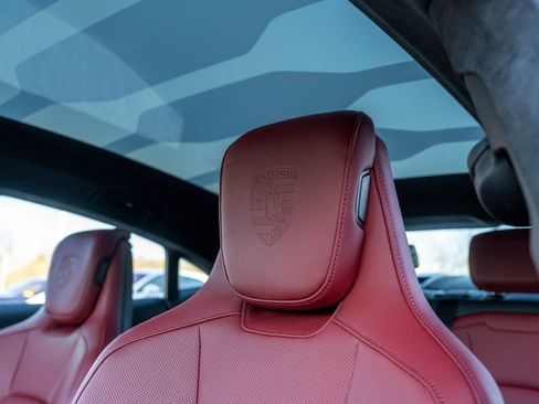 Certified 2024 Porsche Taycan GTS image 34