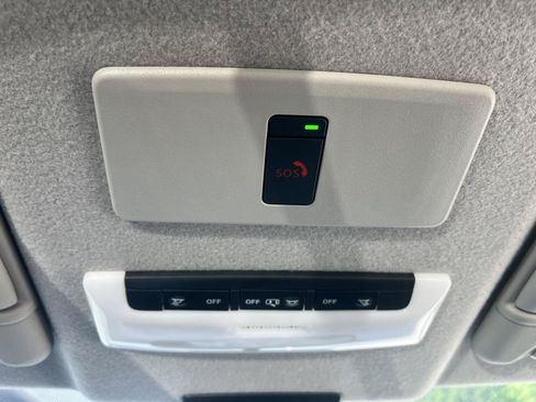 Used 2024 Nissan Kicks SV FWD image 25