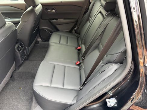 Certified 2023 Nissan Rogue SV w/ SV Premium Package image 20