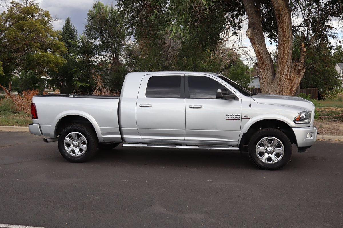 Used 2018 RAM 3500 Laramie w/ Sport Appearance Group AWD/4WD image 3