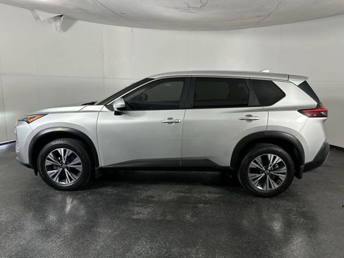 Used 2023 Nissan Rogue SV image 5