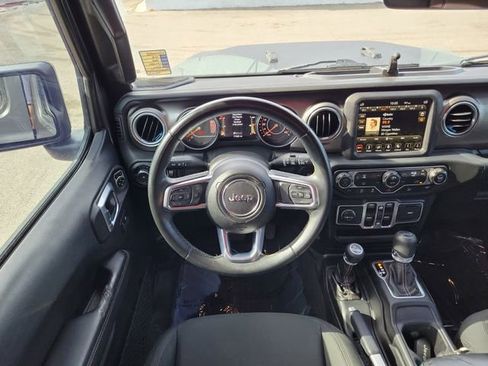 Used 2018 Jeep Wrangler Unlimited Sahara image 23