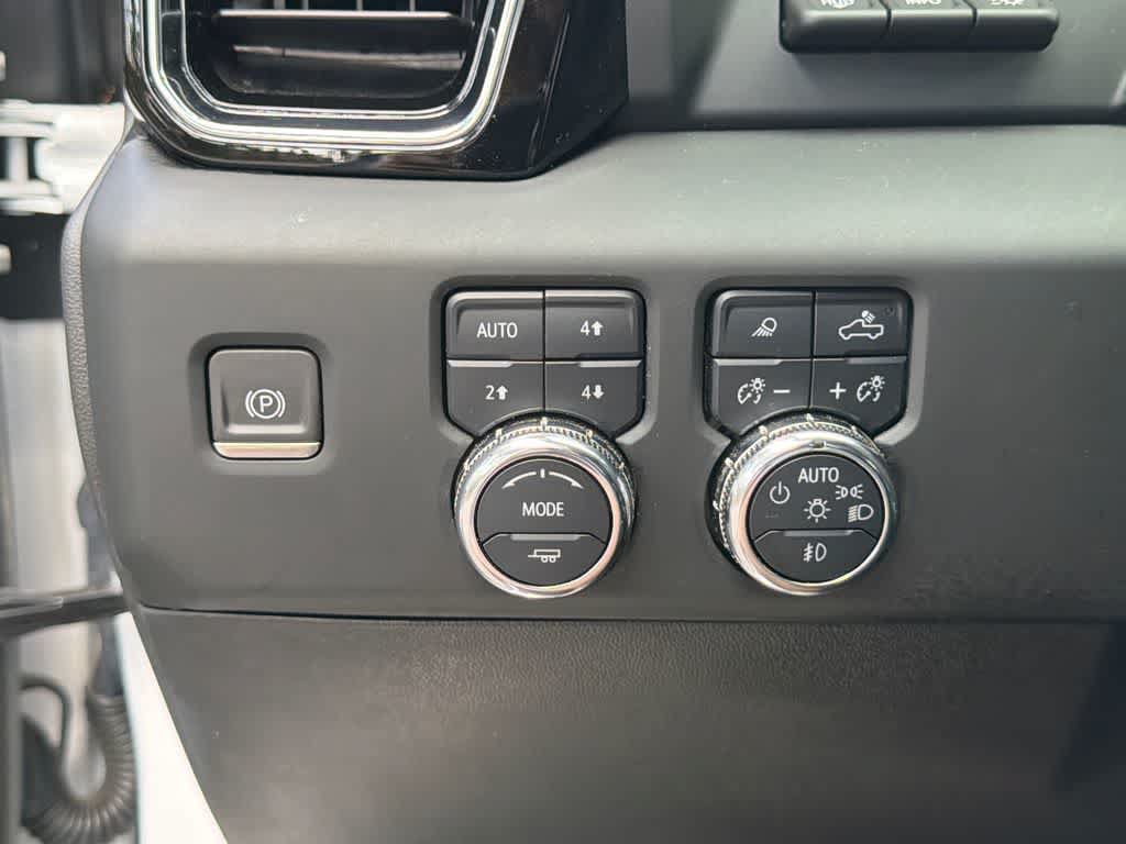 Used 2024 GMC Sierra 3500 Denali w/ Denali Reserve Package AWD/4WD image 30