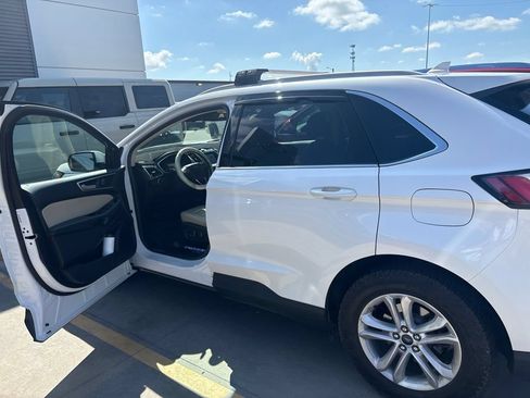 Used 2019 Ford Edge SEL w/ Equipment Group 201A FWD image 2