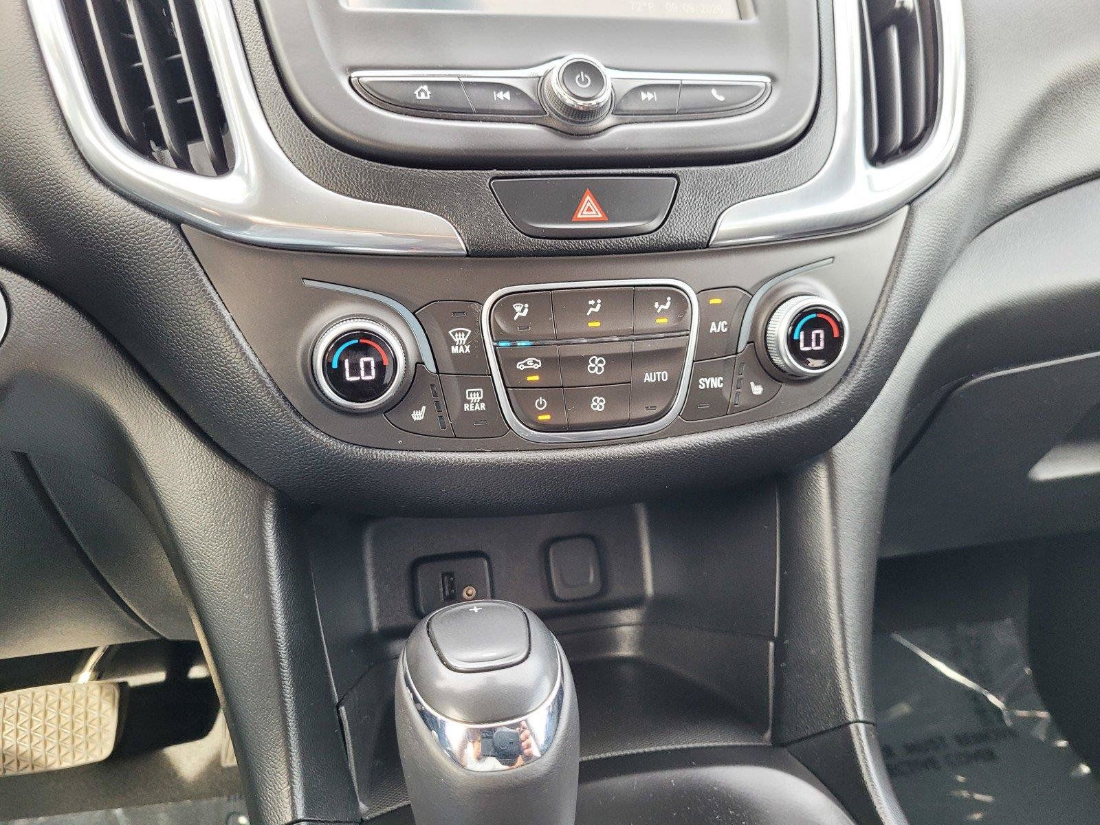 Used 2018 Chevrolet Equinox LT AWD/4WD image 25