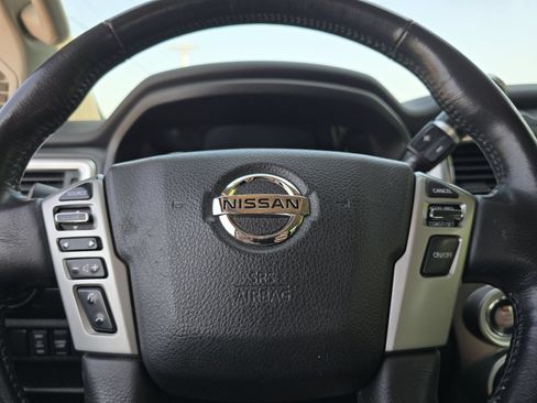 Used 2018 Nissan Titan SV w/ SV Convenience Package AWD/4WD image 29