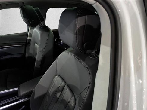 Used 2024 Audi Q8 e-tron Premium Plus w/ Premium Plus Package image 23