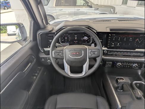 New 2026 GMC Sierra 1500 SLT AWD/4WD image 3