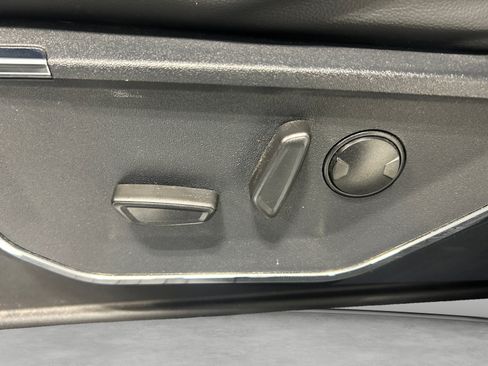Used 2022 Ford F150 Lariat AWD/4WD image 12