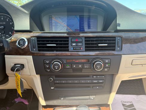Used 2007 BMW 328i Convertible RWD image 8