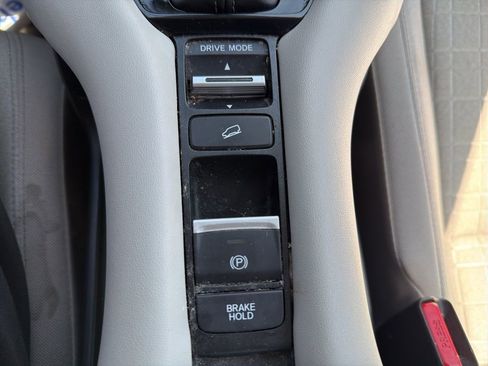 Used 2024 Honda HR-V LX image 25