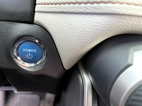 Used 2021 Toyota RAV4 XLE w/ Convenience Package image 24