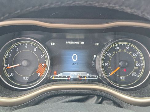 Used 2015 Jeep Cherokee Limited image 10